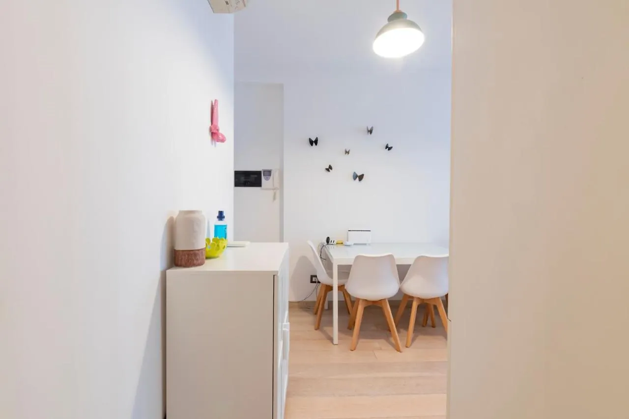 Luxury Apartment Near Bocconi Zamenhof 7 밀라노