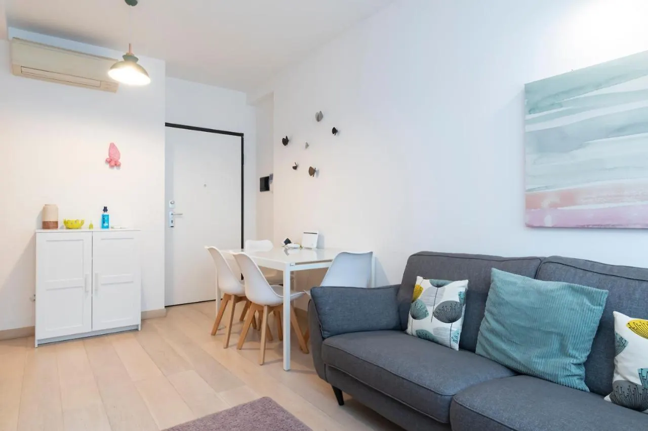 Luxury Apartment Near Bocconi Zamenhof 7 밀라노