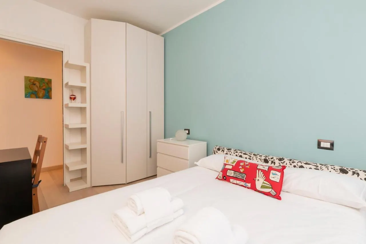 Luxury Apartment Near Bocconi Zamenhof 7 밀라노